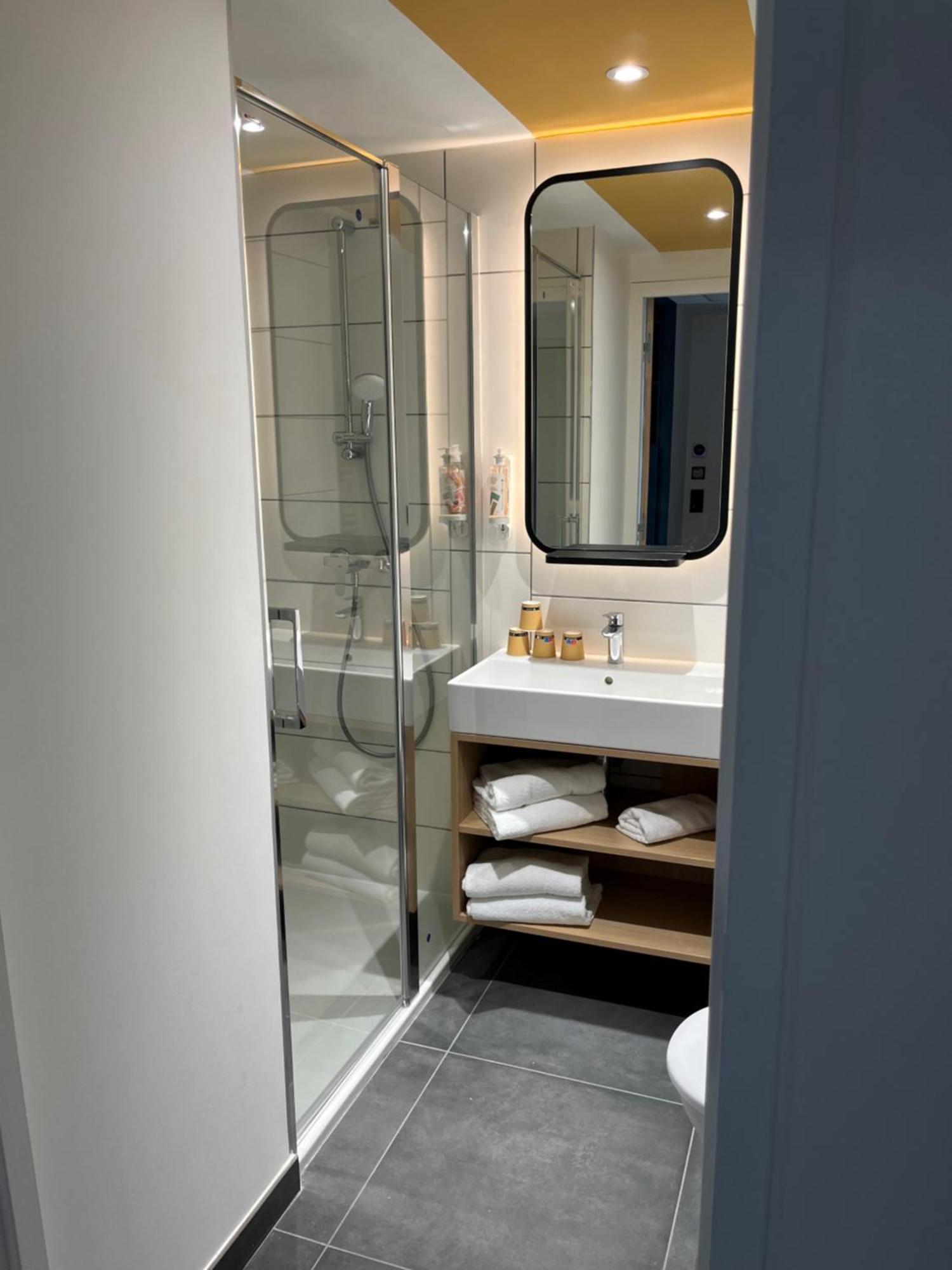 Aparthotel Adagio Access Porte De Camargue Сен-Мартен-дьо-Кро Екстериор снимка