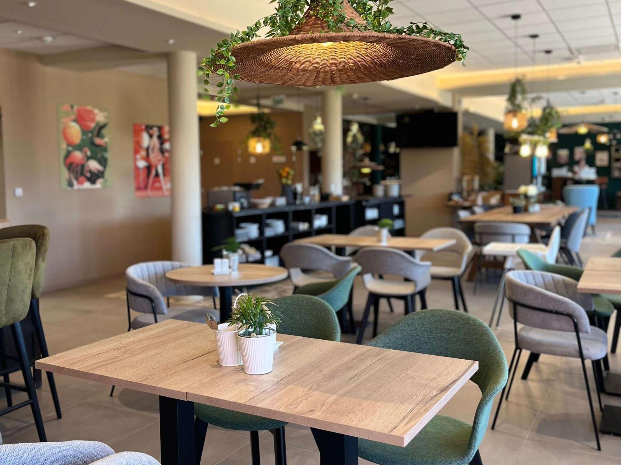Aparthotel Adagio Access Porte De Camargue Сен-Мартен-дьо-Кро Екстериор снимка