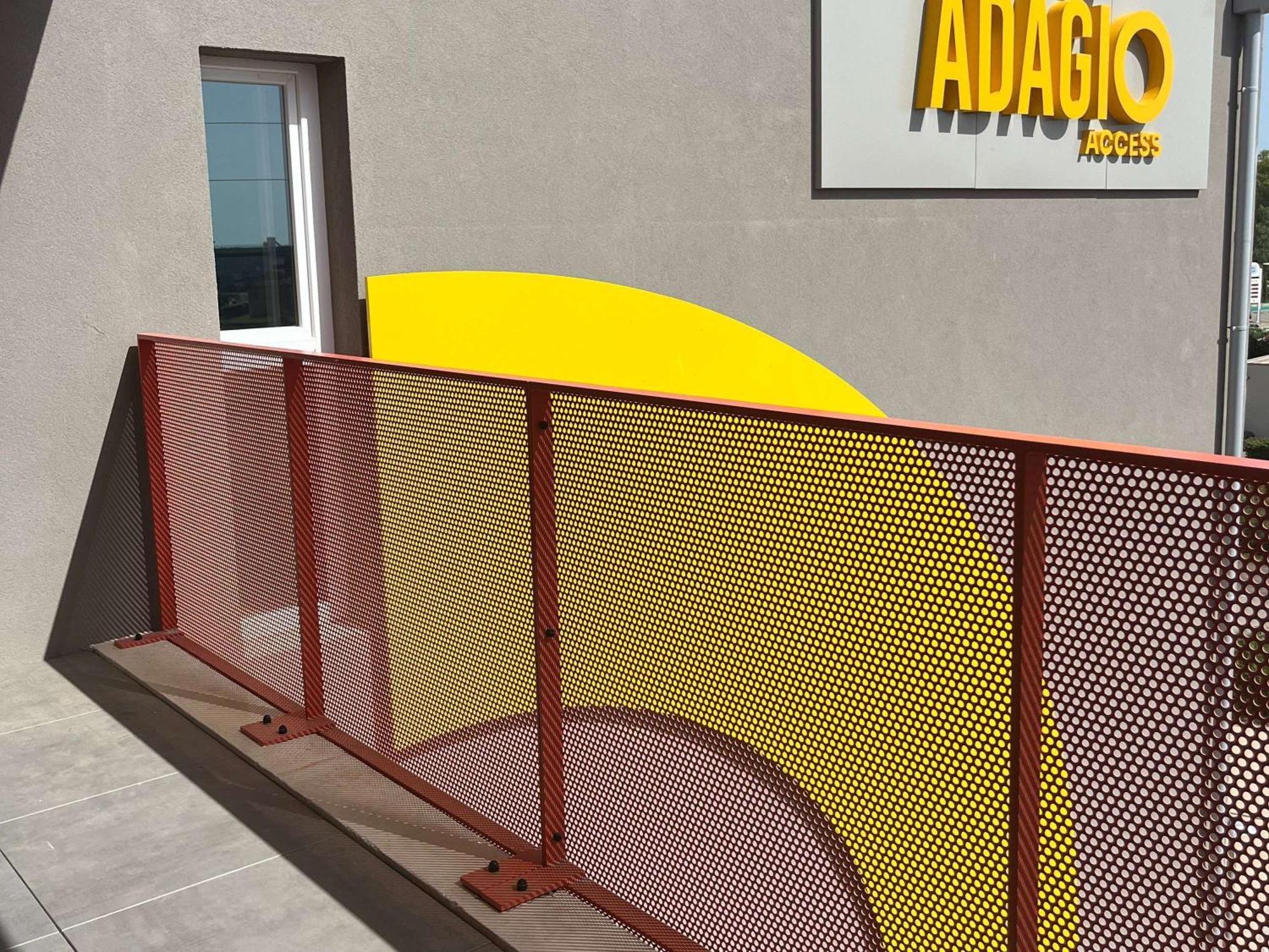 Aparthotel Adagio Access Porte De Camargue Сен-Мартен-дьо-Кро Екстериор снимка