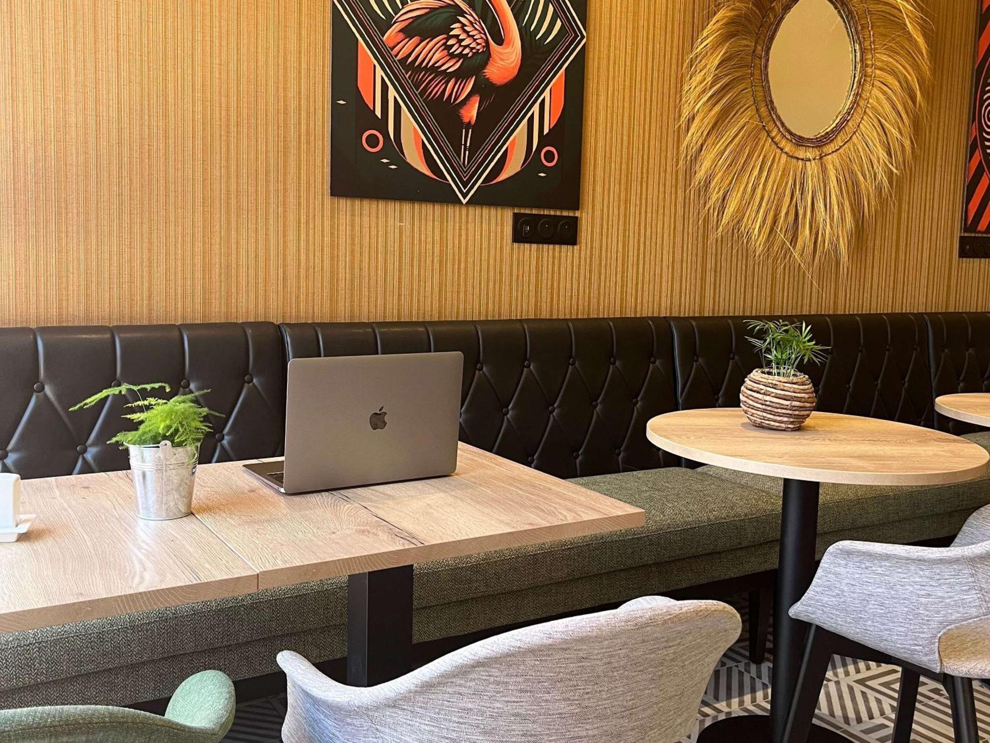 Aparthotel Adagio Access Porte De Camargue Сен-Мартен-дьо-Кро Екстериор снимка